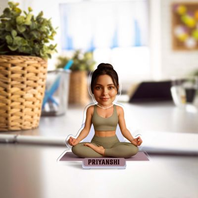 Personalized Yoga Caricature with Shaking Head for Car Cashboard & Tabletop, Custom Name Desk Decor Gift for Yoga Teacher & Women Yoga Lover Funny Gift for Girls Solar Powered